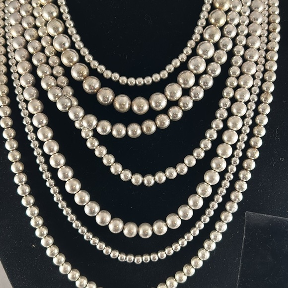 Premier Beaded Rose pearl necklace and earrings - Picture 2 of 4